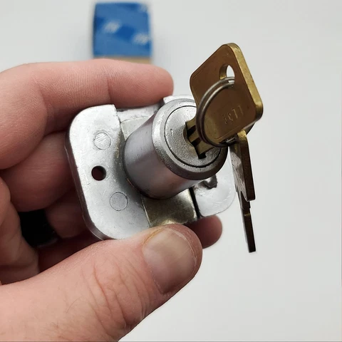 2x Yale Drawer Lock No 9660 Satin Chrome Keyed Different Vintage USA Made NOS Cover