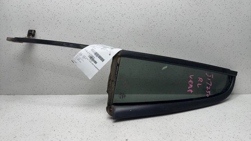 1998 1999 2000 2001 2002 Lincoln LINCOLN NAVIGATOR Left Rear Vent Glass/window - Image 1 of 4