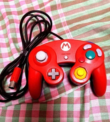 Club Nintendo Official Controller Mario Red x Blue for Gamecube - Image 1 of 4