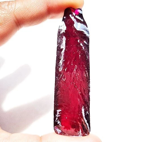 CLEAR 142.30 CT RED RUBY CORUNDUM ROUGH LAB GROWN GEMSTONE - Image 1 of 1