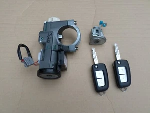 GENUINE NISSAN JUKE MANUAL 2015 IGNITION BARREL DOOR BARREL AND KEYS - Picture 1 of 3