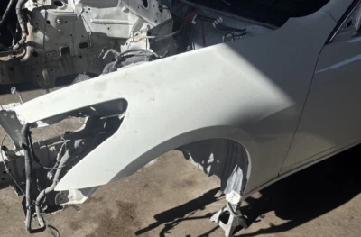 07-13 Infiniti G35 G37 Sedán Conjunto Guardabarros Delantero Izquierdo Blanco QAA F3101-JK0CA Foto 1 de 4