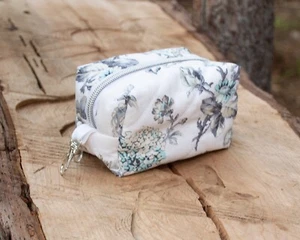 Cotton Quilted Cosmetic Makeup Pouch, Travel Organizer Bag, Zipper Pouch, Small - Picture 1 of 7