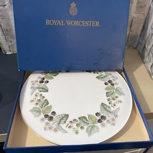 Royal Worcester Lavinia cake plate Stand  gateau 11” 27.5cm Boxed VGC