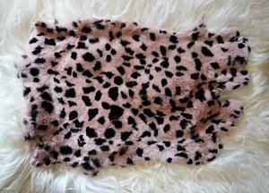 Rabbit - Super Thick and Soft Printed Rex Rabbit Pelts - Perfect for Craft - Picture 1 of 8