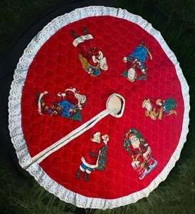 Vintage Quilted Christmas Tree Skirt Patchwork Holiday Santa Claus 36” Presents - Picture 1 of 12
