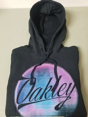 Nueva sudadera con capucha Oakley para mujer. Foto 1 de 3