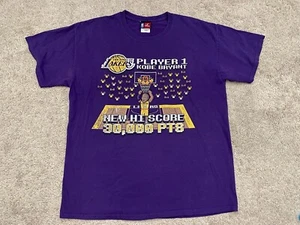 Kobe Bryant Shirt Herren L Majestic NBA Los Angeles Lakers 8-Bit Basketball Y2K - Bild 1 von 7