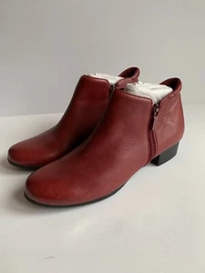 Botas Trotters Flat Bootie US 9 UK 7 EN MUY BUENA CONDICIÓN cuero rojo cremallera tobillo plano - Imagen 1 de 10