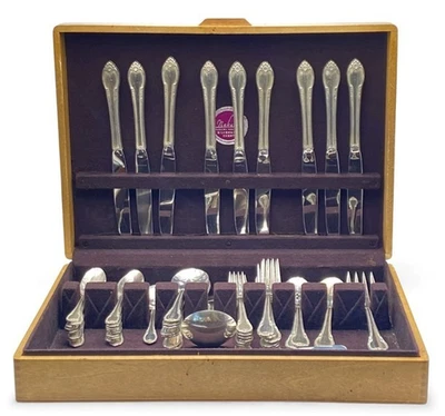 1847 Rogers Bros IS REMEMBRANCE Silverplate 59-pc Svc for 8, Serving Pcs, Chest - Image 1 of 4