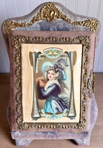 Antiguo álbum de fotos victoriano ornamentado de celuloide y terciopelo con fotos y soporte RARO - Imagen 1 de 16