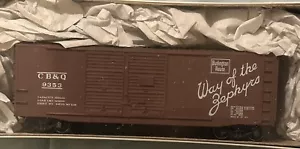 Accurail HO Scale AAR 40’ Steel Double Door Box Car ~ (CB&Q) 9353 .. Zusammengebaut - Bild 1 von 2