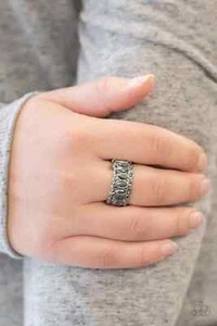 Paparazzi Ring "Radical Riches" Marquise Hämatit Strass Silber flexible Passform - Bild 1 von 2