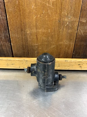 Alfa Romeo Spider 69-94, GTV/6 • Compensador de freno trasero original.  Usado.  AR3953 Foto 1 de 4