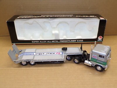 VINTAGE SHINSEI FREIGHTLINER COE SEMI W/ LOWBOY TRAILER #4631 ~~ 1/53 DIE-CAST - Image 1 of 4