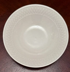 Wicker by Oneida VEGETABLE SERVING BOWL 9" - Picture 1 of 7