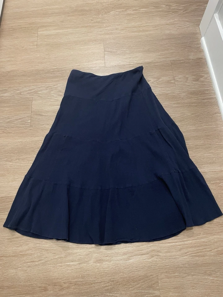 Falda midi para mujer Chaps Petite tejida en capas azul marino talla pequeña algodón Foto 1 de 4