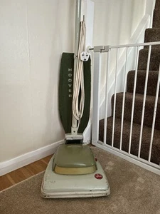 Vintage hoover Senior 652A Upright Vacuum Cleaner - Picture 1 of 7