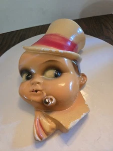 Vintage Chalkware Junge mit rotem Zylinderhut & Pfeife Schnur Halter Kopf Wandrelief 9" - Bild 1 von 10