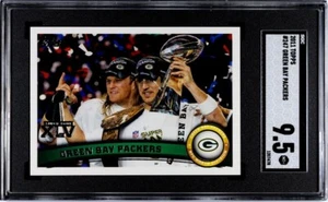 SGC 9,5 IN PERFETTE CONDIZIONI + Aaron Rodgers 2011 Topps #247 Green Bay Packers Super Bowl Champs - Foto 1 di 2