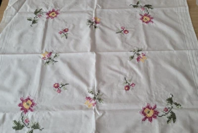 Tovaglia Quadrata In Cotone Ricamato - 80 X 80 Cm - Immagine 1 di 3