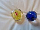 UNUSUAL SHAPED GLASS PAPERWEIGHT WITH 2 FISH ON THE INNER
