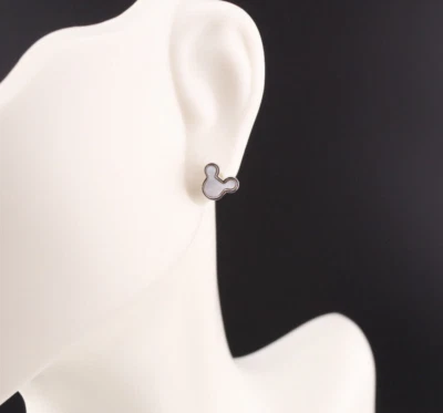 Mini aretes de plata esterlina esmaltados de Mickey Mouse para mujer con poste de empuje hacia atrás Foto 1 de 4
