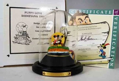 Disney 1996 Convención Goebel Miniatura: Amor de cachorro, con pedestal, cúpula y COV Foto 1 de 3