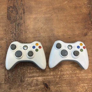 Lot Of 2 Genuine OEM White Microsoft Xbox 360 Wireless Controller - Picture 1 of 11