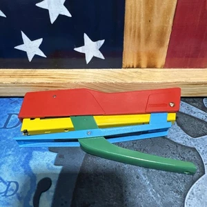 VINTAGE Rainbow ZENITH MODEL 590 STAPLER MADE IN ITALY - Picture 1 of 2