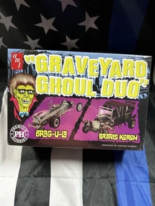 AMT GP8120/12 1/25 Scale Graveyard Ghoul Model: Duo DRAG-U-LA / BARRIS KOACH - Picture 1 of 6