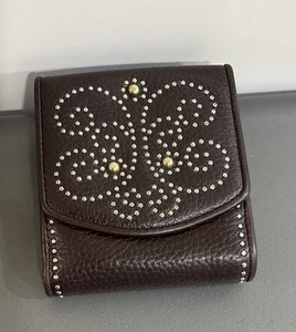 BRIGHTON CITY LIGHTS Collezione Pretty Tough PORTAFOGLIO Borchia Marrone Farfalla - Foto 1 di 12