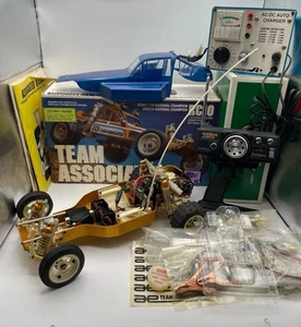 Vintage Team Associated RC10 1:10 Remote Control Car W/Futaba Control Untested - Picture 1 of 24