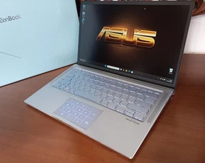 Asus ZenBook UX431 Ryzen 5 3500U 256 SSD 8 RAM AMD Radeon™ Vega 8 UltraBook 14" - Imagen 1 de 17