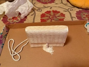 Vanessa white Purse With Tassel - Picture 1 of 2