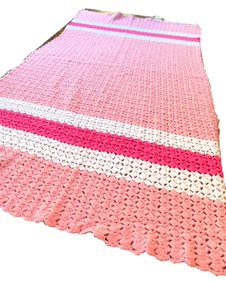 Tiro afgano vintage ganchillo a mano ~ rosa, blanco, magenta 40"x70" Foto 1 de 4