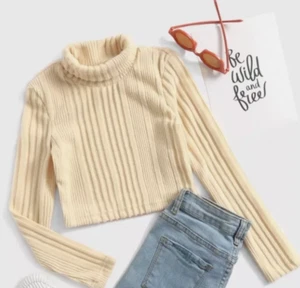Girls Turtle Neck Crop Sweater Size 10 New Soft Fabric - Picture 1 of 3