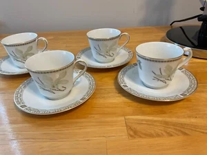 4 Sets Royal Doulton WHITE NILE Cups & Saucers TC1122 Art Deco Style 6 Oz. - Picture 1 of 6