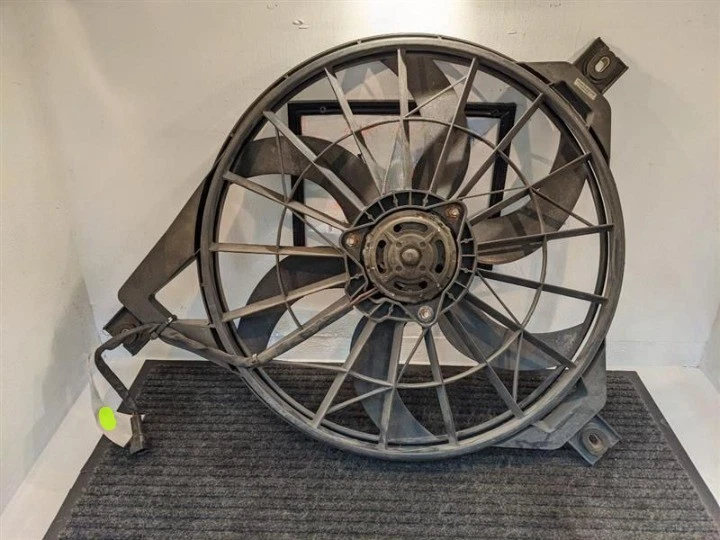 Radiator Motor Cooling Fan Assembly OEM For 2003-2005 Lincoln Aviator Foto 1 de 4