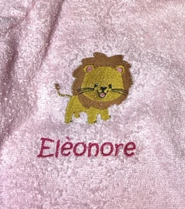 Albornoz infantil con nombre y elefante, mono, hipopótamo, jirafa, cebra, león - Imagen 1 de 25