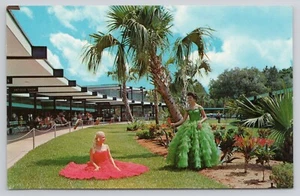 Florida Silver Springs Beautiful Women in Fluffy Dresses Vintage Postcard - Picture 1 of 2