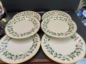 Lenox Holiday Dinner Plates 10 3/4" Set of 6 Holly Berries 24k Gold Trim  USA - Picture 1 of 3