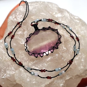 Collar de cristal gema micro macramé exquisito de fluorita facetada natural hecho a mano - Imagen 1 de 12