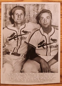 Erv Dusak & Ted Wilks St. Louis Cardinals Beat Reds Baseball Press Photo 1946 - Picture 1 of 1