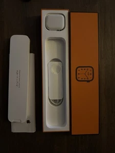 Hermès Apple Watch Serie 7 45mm - Photo 1/4