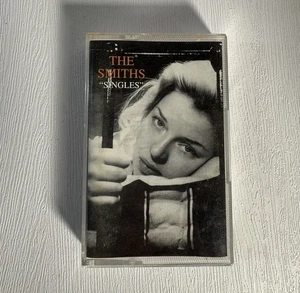 The Smiths – Singles 1995 MC Cassette Tape 1995 Warner Music WEA - Picture 1 of 2
