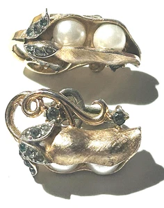 Vintage 60er Jahre Krone TRIFARI Edelsteine des Meeres gebürstet Gold Perle Peapod Ohrringe - Bild 1 von 8