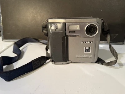 Sony Mavica MVC-FD7 Floppy Disk Digital camera 10x Zoom - Image 1 of 4