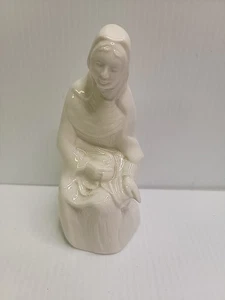 VINTAGE IRISH BELLEEK PORCELAIN VIRGIN MARY FIGURINE - Picture 1 of 6