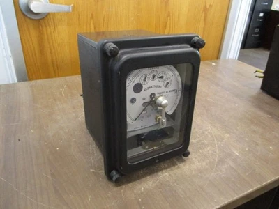 GE Type DSM-53 Kilowatthour Meter 701X28G247 480V 3W 3Ph 60Hz Used - Image 1 of 4
